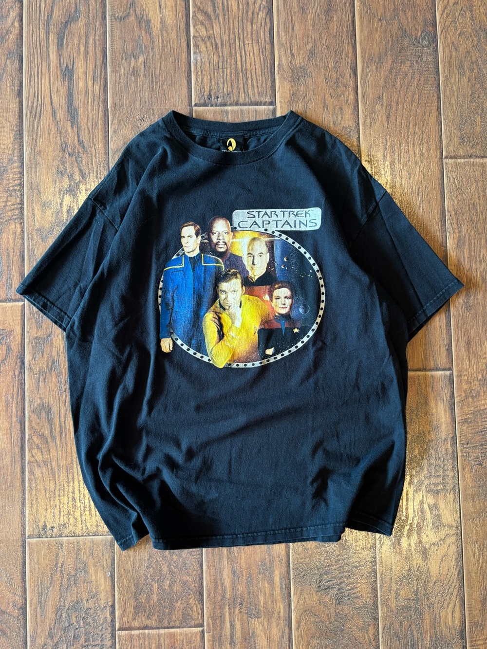 Vintage Y2K 2005 Star-Trek Captains Shirt